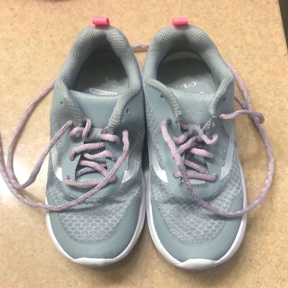 Size 1 Athletic Girls Sneakers ⭕️2 for $15⭕️